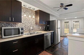 3518 Windsor St in Irving, TX - Building Photo - Building Photo