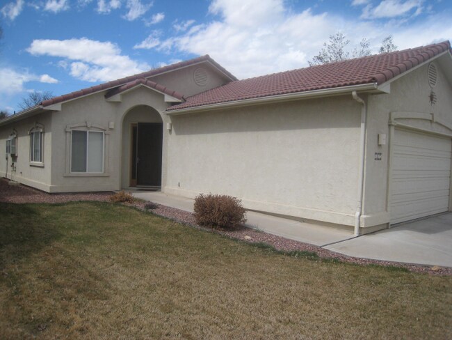 407 Willow Ridge Ct in Grand Junction, CO - Building Photo - Building Photo