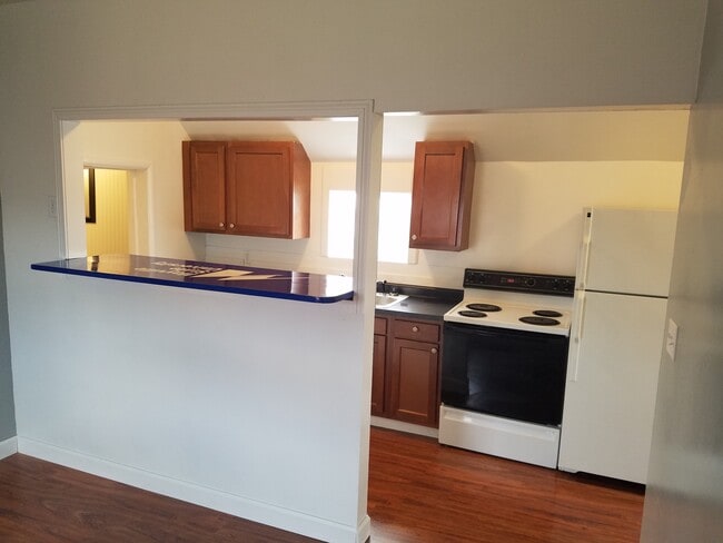 37 1st Ave SE, Unit 4 in Mayville, ND - Building Photo - Building Photo