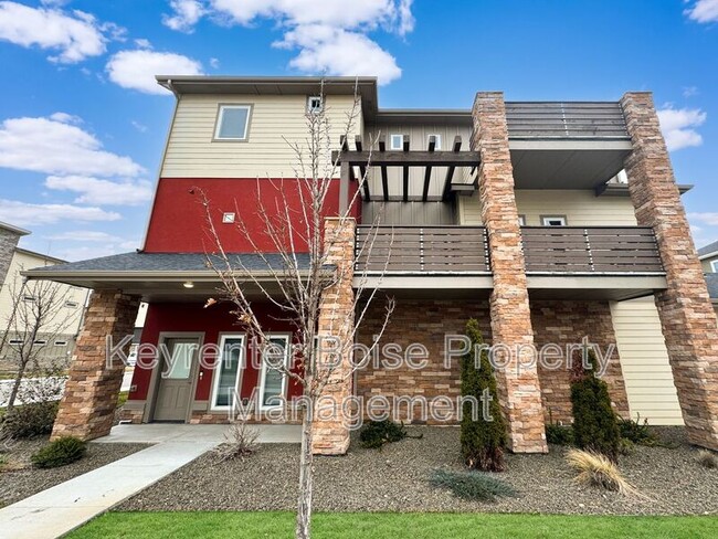 8175 W Tudor Ln