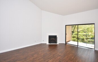 7318 Paseo Verde in Carlsbad, CA - Building Photo - Building Photo