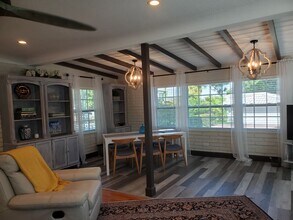 347 Ling a Mor Ter S in St. Petersburg, FL - Building Photo - Building Photo