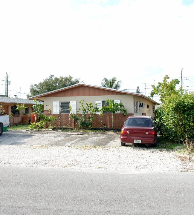 3112-3118 SW 12th Pl in Fort Lauderdale, FL - Building Photo