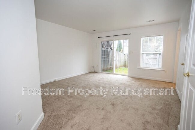 8150 Rainwater Cir in Manassas, VA - Building Photo - Building Photo