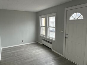 27 Illinois Ave in Long Beach, NY - Foto de edificio - Building Photo