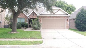 2401 Eaton Dr in McKinney, TX - Building Photo