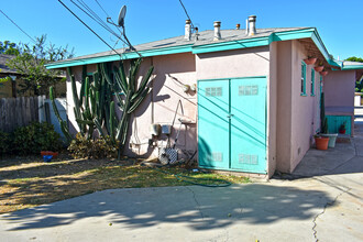 6576 California Ave in Long Beach, CA - Building Photo - Building Photo