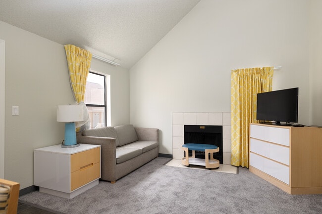 The Haven at Academy in Colorado Springs, CO - Foto de edificio - Interior Photo