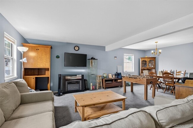 property at 10 Park Manor Ct