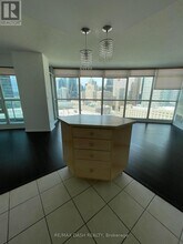 18 Yonge St in Toronto, ON - Building Photo - Building Photo