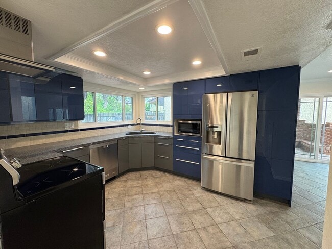 24811 Daphne E in Mission Viejo, CA - Building Photo - Building Photo