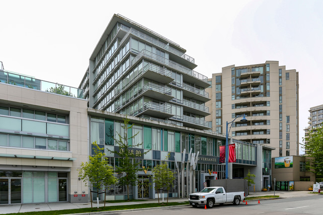 Versante in Richmond, BC - Building Photo - Building Photo