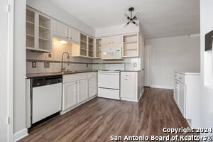 7711 Callaghan Rd in San Antonio, TX - Building Photo - Building Photo