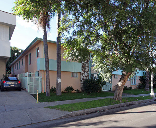 Buckingham Apartments in Los Angeles, CA - Building Photo - Building Photo