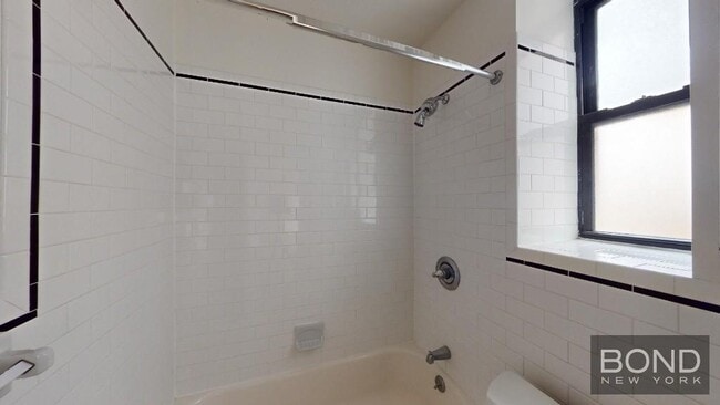 53 W 72nd St in New York, NY - Building Photo - Building Photo