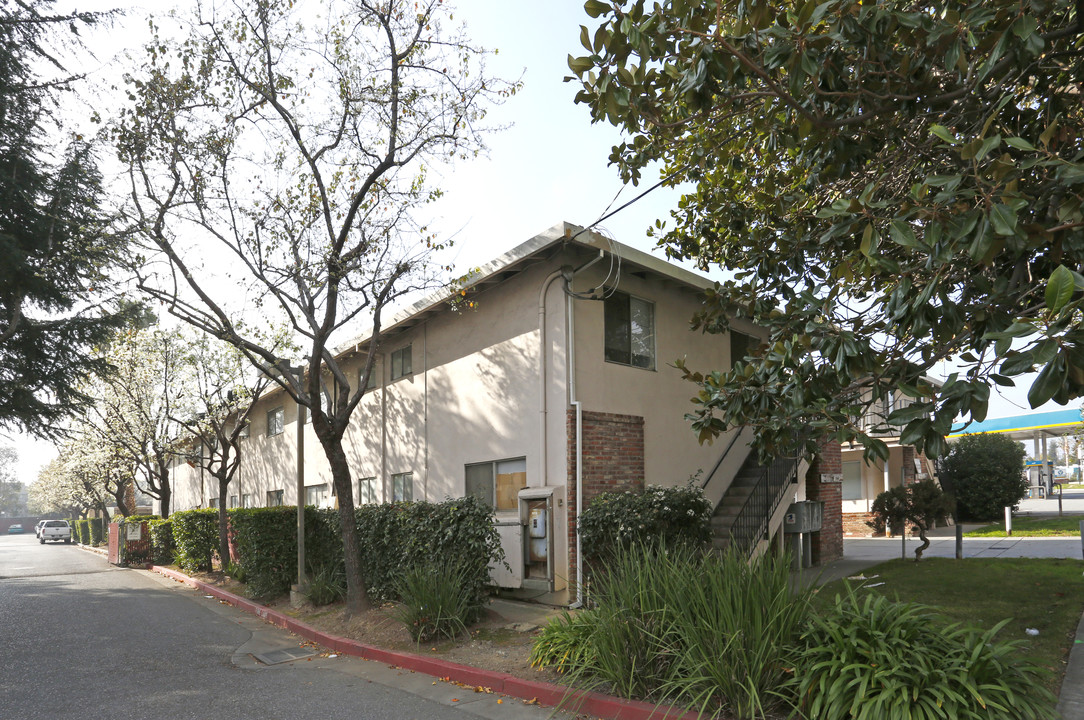 3060-3070 Moorpark Ave in San Jose, CA - Building Photo