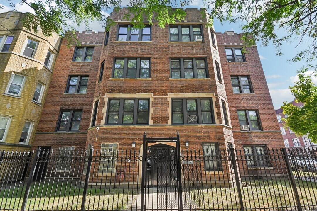 7757 S Phillips Ave in Chicago, IL - Foto de edificio