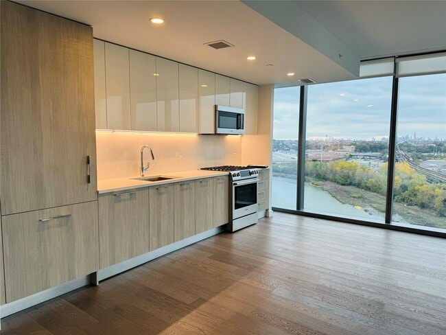 131-1 40th Rd in Queens, NY - Building Photo - Building Photo