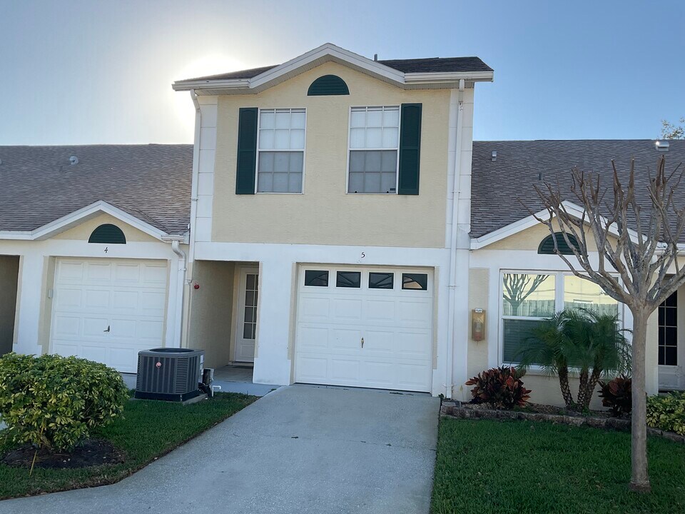 634 Green Valley Rd, Unit G5 in Palm Harbor, FL - Building Photo