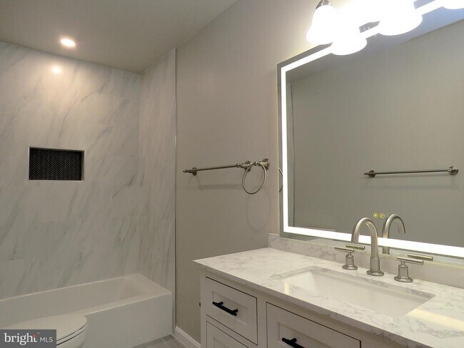3013 Hickory Grove Ct in Fairfax, VA - Building Photo - Building Photo