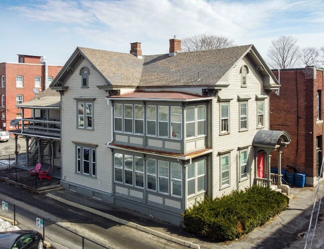 28 Bradford St in Pittsfield, MA - Building Photo - Primary Photo