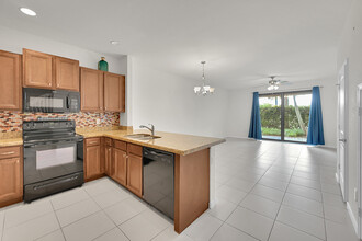 4204 N Dixie Hwy in Oakland Park, FL - Foto de edificio - Building Photo