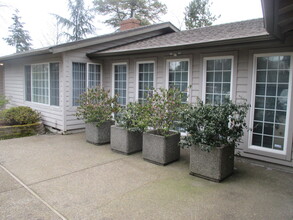 4697 Sunnyview Rd NE in Salem, OR - Building Photo - Building Photo