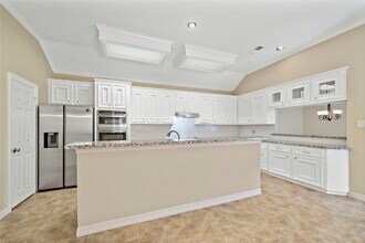 6627 Queensclub Dr in Houston, TX - Building Photo - Building Photo