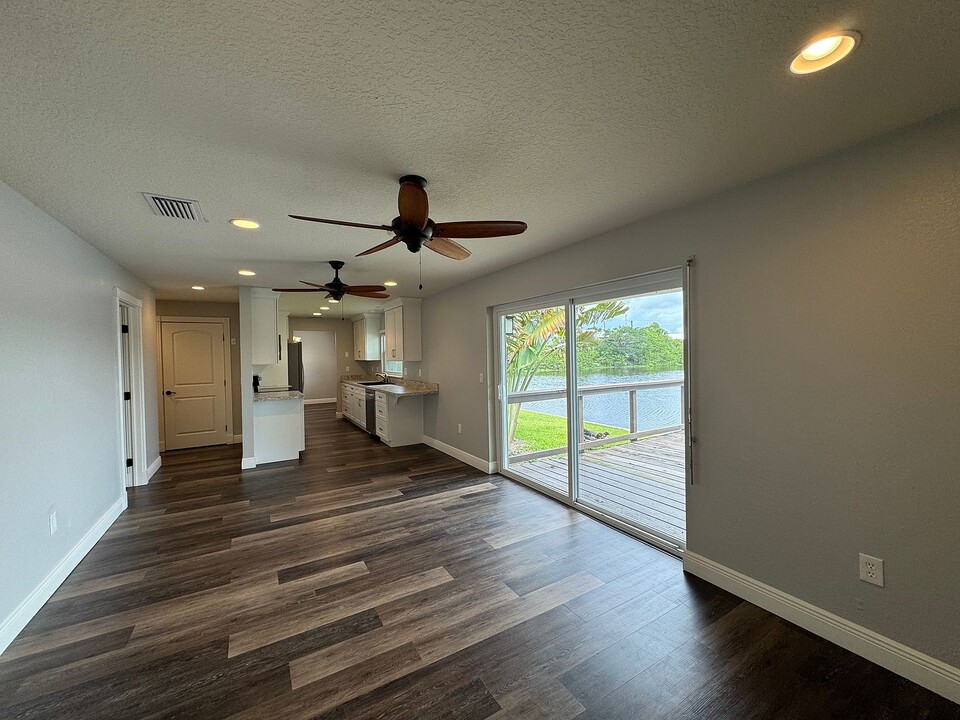 2937 Fountainhead Blvd in Melbourne, FL - Building Photo