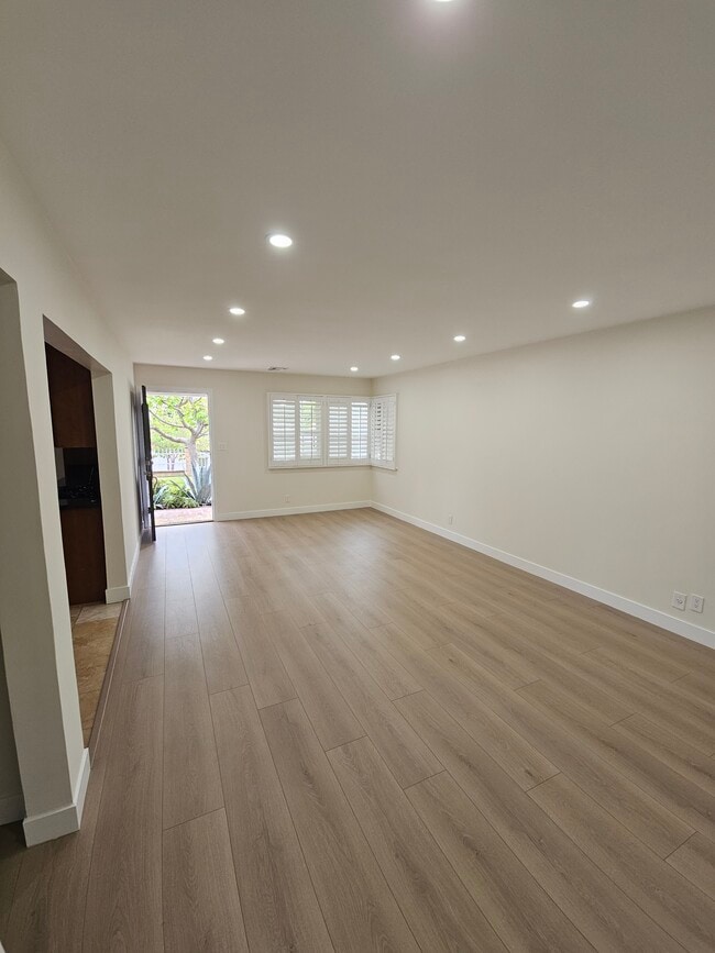 7617 Wentworth St in Tujunga, CA - Building Photo - Building Photo