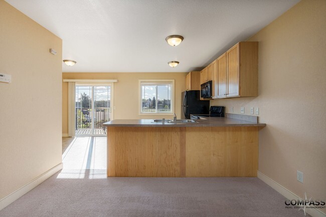 property at 1053 W MacArthur Ave