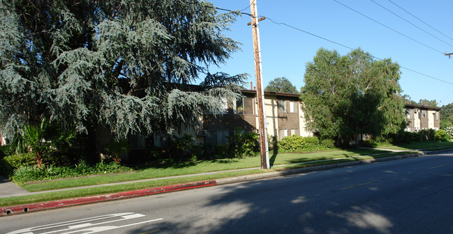 Newhall Terrace Apartments in Newhall, CA - Building Photo - Building Photo