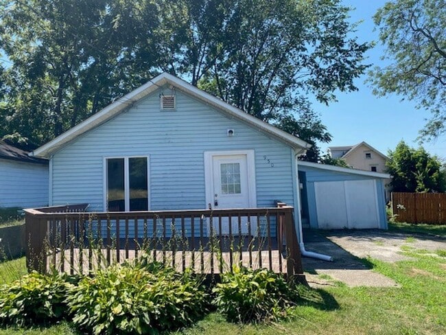 property at 950 Harrison Ave
