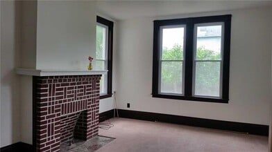 811 Ohio River Blvd in Avalon, PA - Building Photo - Building Photo