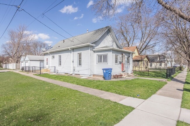 302 E Dunham Ave in Des Moines, IA - Building Photo - Building Photo