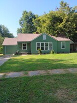 1611 Holly St in Blytheville, AR - Building Photo