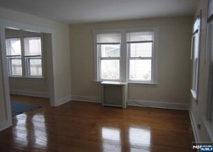 621 Shelton Rd in Ridgewood, NJ - Building Photo - Building Photo
