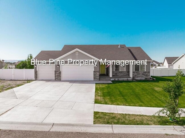 3002 Sandy Dr in Idaho Falls, ID - Building Photo - Building Photo