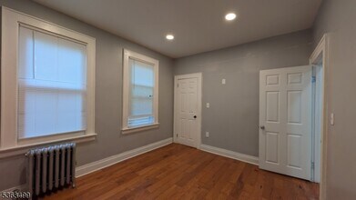 70 Vermont Ave in Newark, NJ - Building Photo - Building Photo