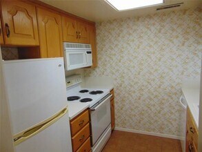 12806 Midway Rd in Dallas, TX - Building Photo - Building Photo