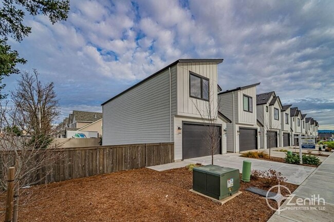 16304 NE 21st St in Vancouver, WA - Building Photo - Building Photo