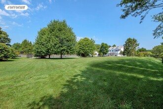 131 Flying Point Rd in Southampton, NY - Building Photo - Building Photo