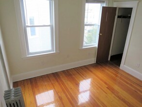 96 Conwell Ave, Unit 1 in Somerville, MA - Foto de edificio - Building Photo