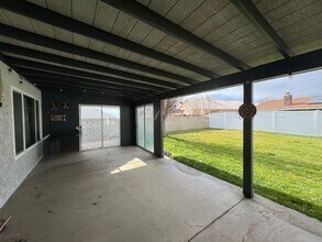 13000 Rolling Ridge Dr in Victorville, CA - Building Photo - Building Photo