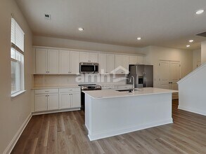 230 Deanscroft Dr in Pickerington, OH - Building Photo - Building Photo