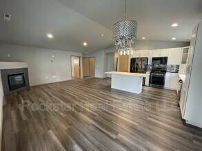 625 E Canterbury Ln in Colbert, WA - Building Photo - Building Photo