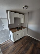 13420 Euclid Ave in East Cleveland, OH - Foto de edificio - Building Photo