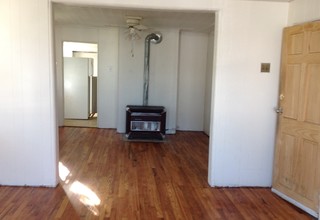 660 4th Ave in Troy, NY - Building Photo - Interior Photo