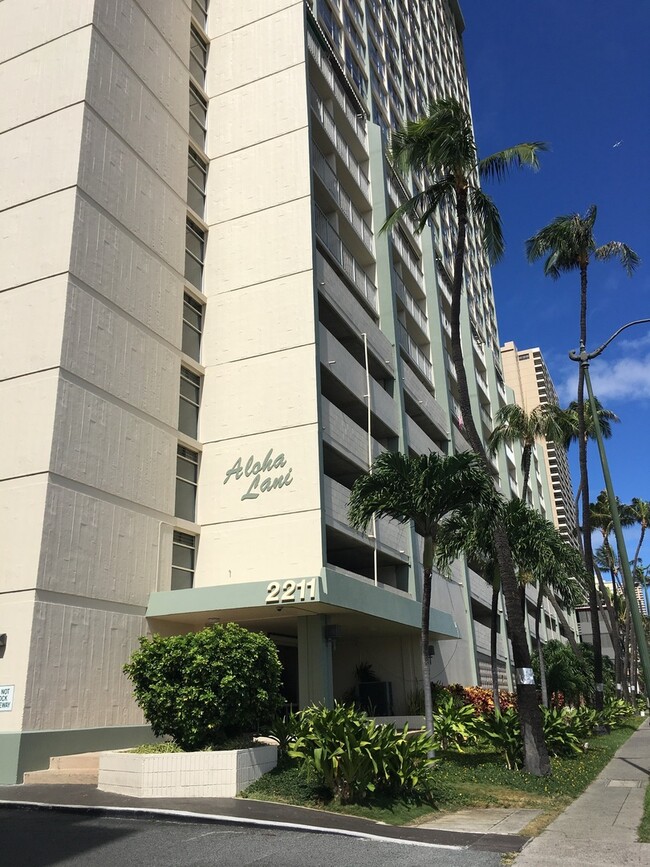 2211 Ala Wai Blvd