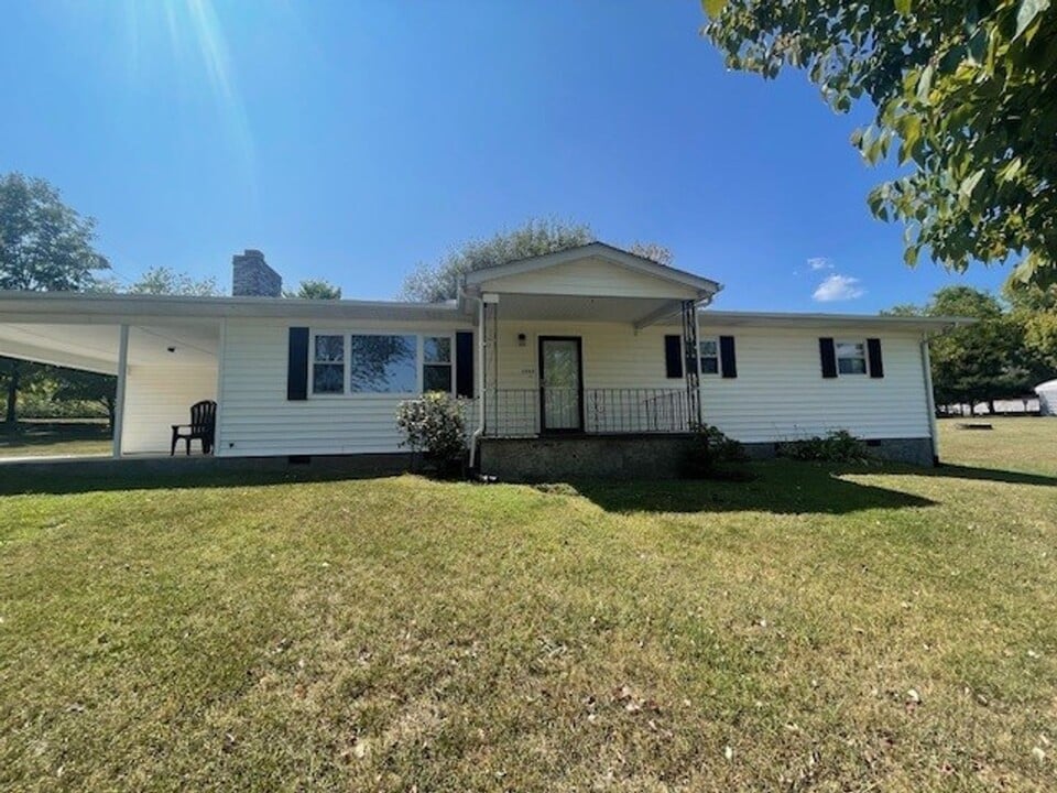 7503 Majors Rd in Corryton, TN - Building Photo